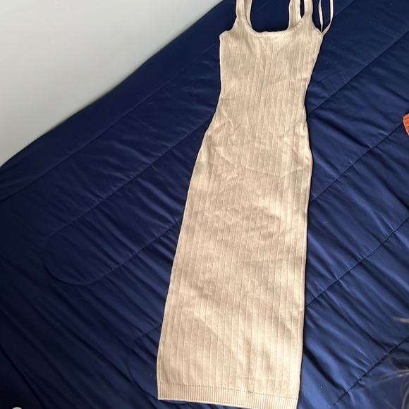 Windsor Dresses & Skirts - Tan tight body dress